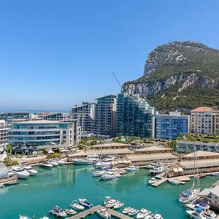 Britain In The Sun At Luxurious Ocean Village Apartman