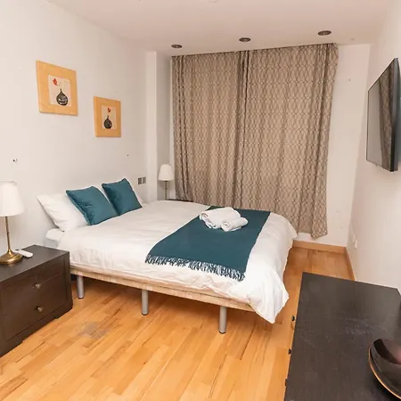 Britain In The Sun At Luxurious Ocean Village Apartman Gibraltár