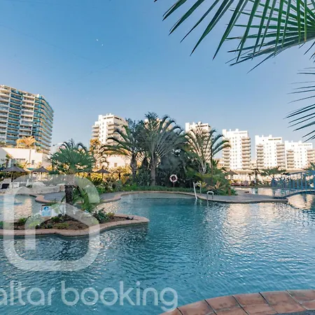 Britain In The Sun At Luxurious Ocean Village Gibraltár