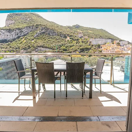 Britain In The Sun At Luxurious Ocean Village Apartment *