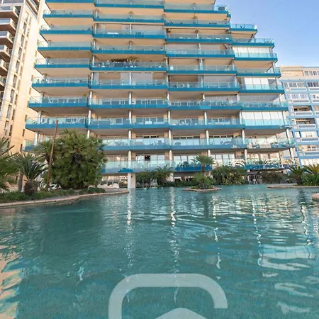 Britain In The Sun At Luxurious Ocean Village Apartment *