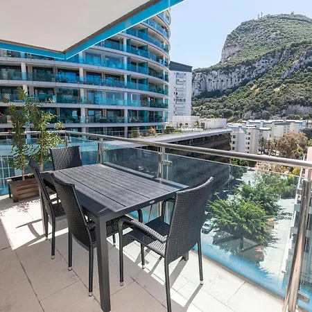 Britain In The Sun At Luxurious Ocean Village Apartment